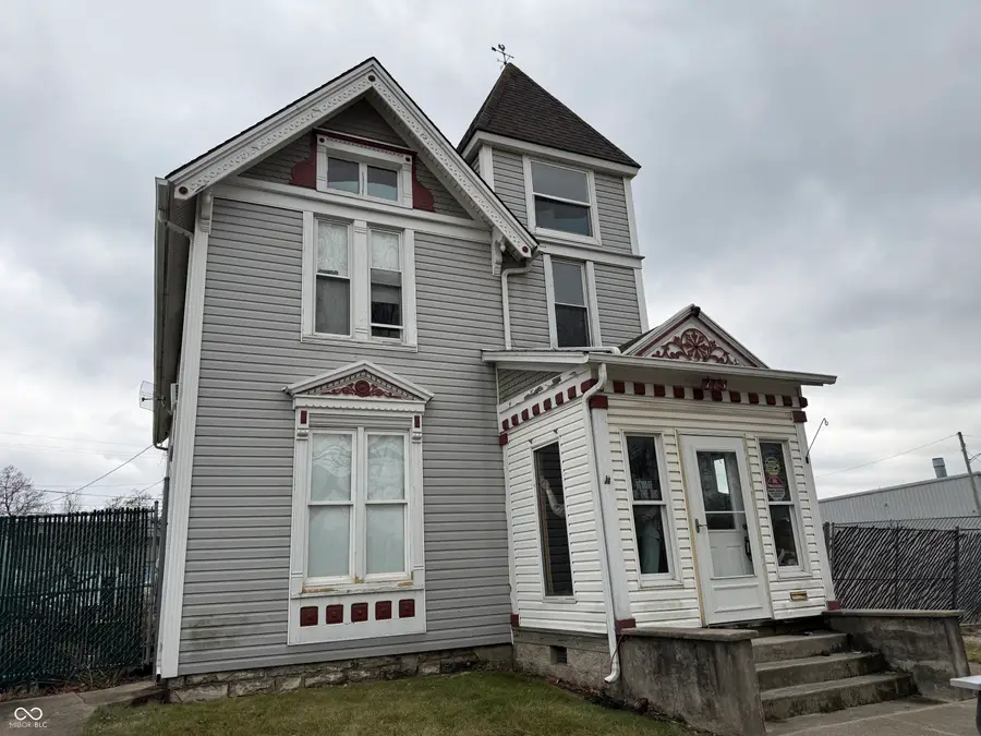 715 W Superior Street, Fort Wayne, IN 46802 - #2