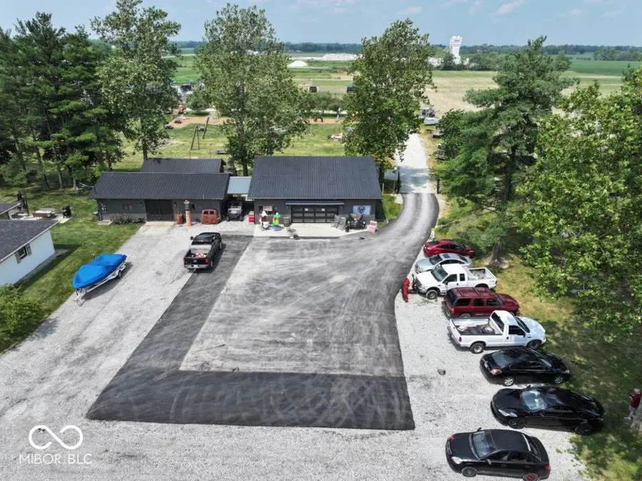 6397 S State Road 13, Pendleton, IN 46064 - #2