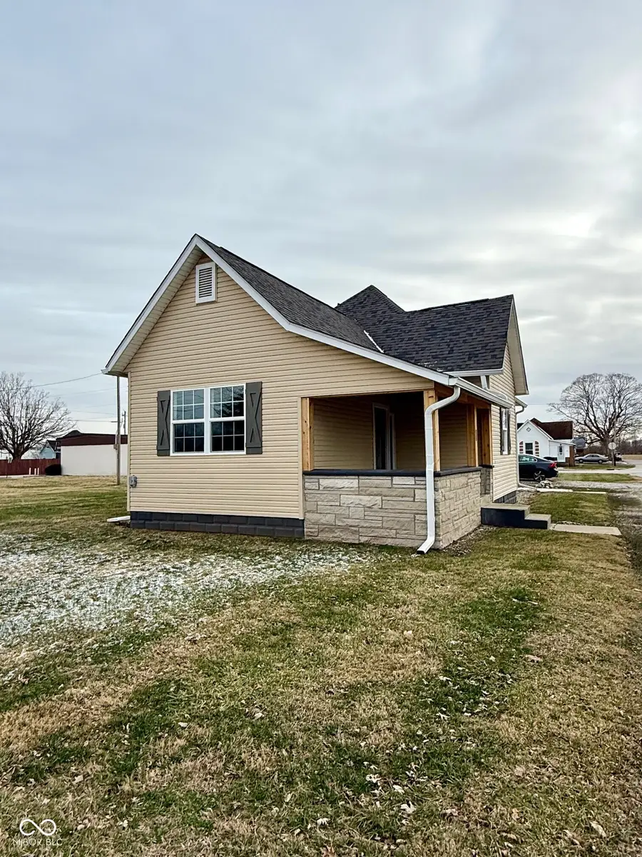 402 S Mulberry Street, Fairland, IN 46126 - Image #2