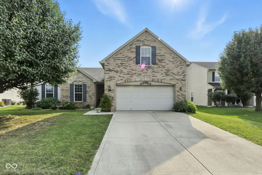 1085 Sycamore Court, Greenwood, IN 46143 - Image #2
