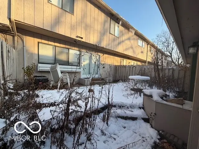 8046 Cheswick Drive, Indianapolis, IN 46219 - Image #3