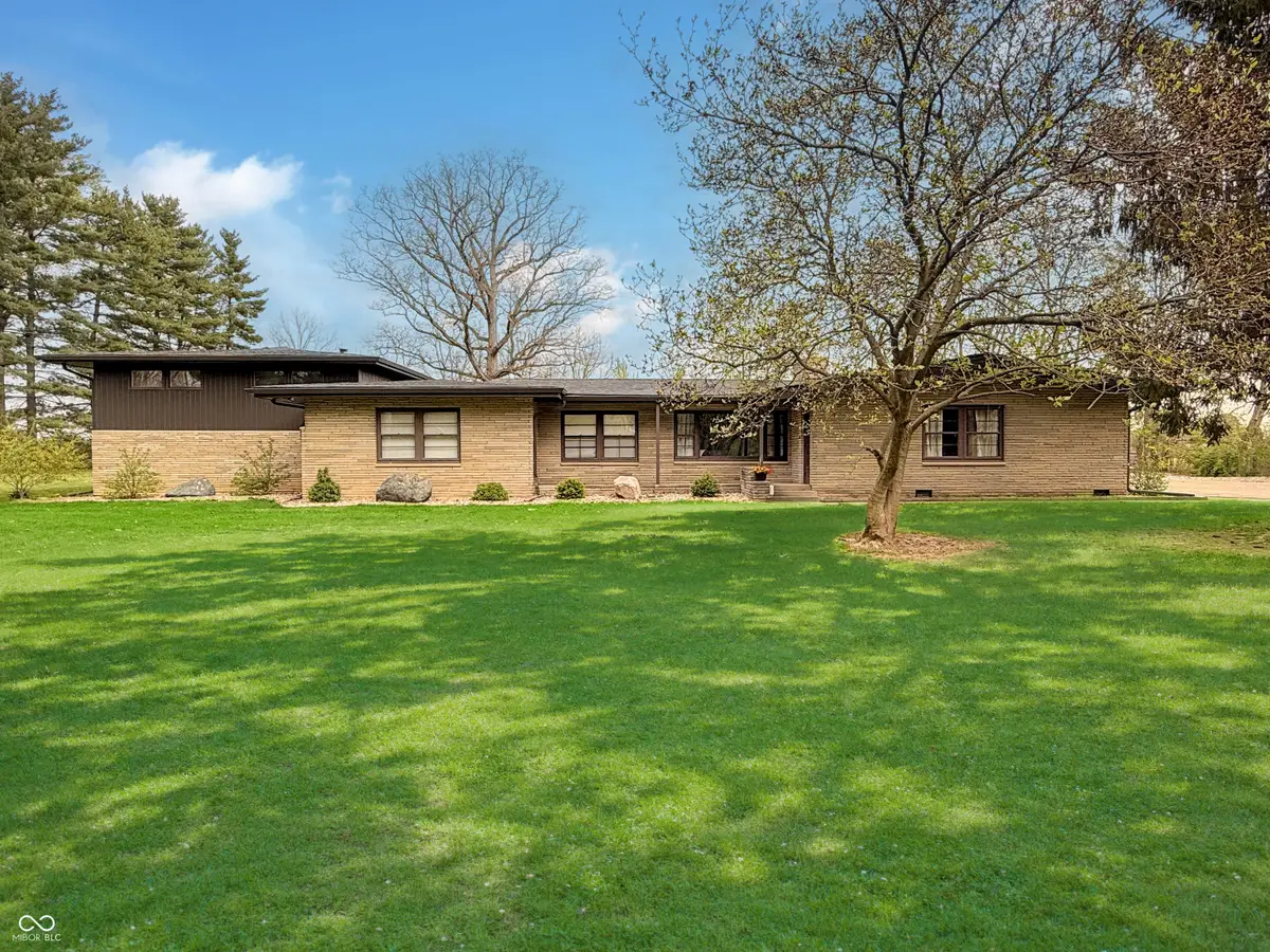 112 W 60th Street, Anderson, IN 46013 - #1