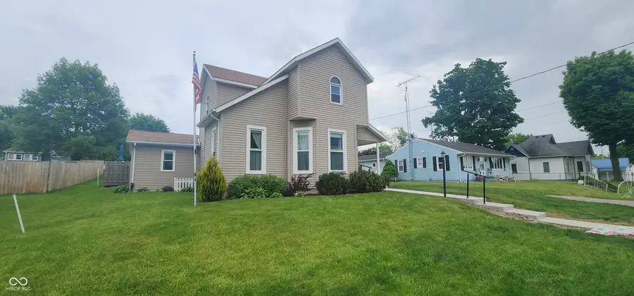 311 Chambers Street, Veedersburg, IN 47987 - #2