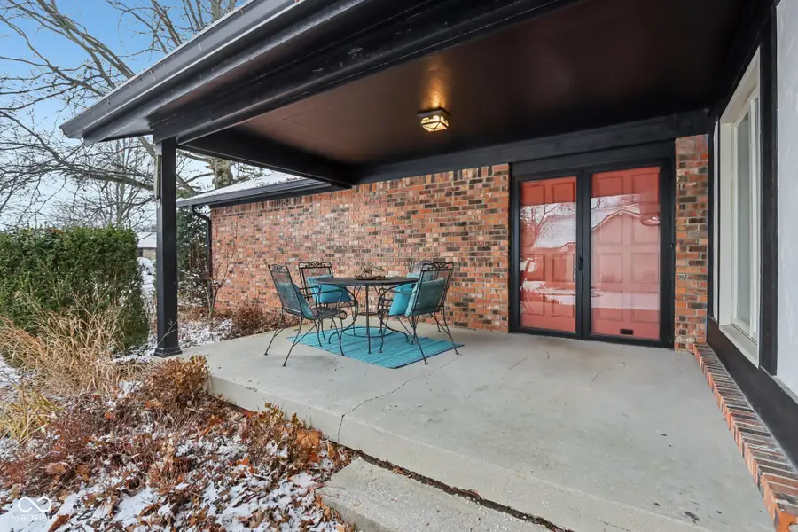 8402 Tanager Lane, Indianapolis, IN 46256 - Image #2