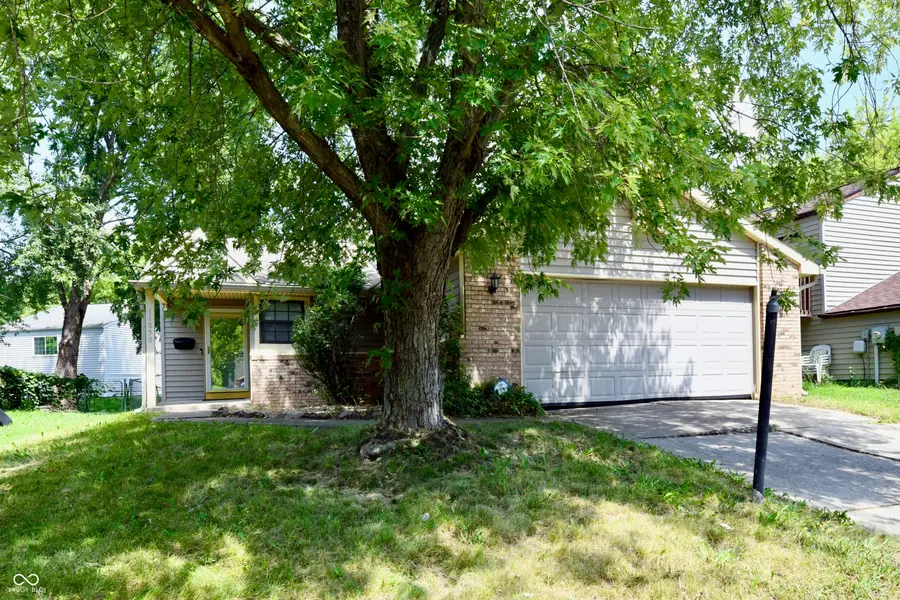 11050 Amburg Court, Indianapolis, IN 46235 - Image #2