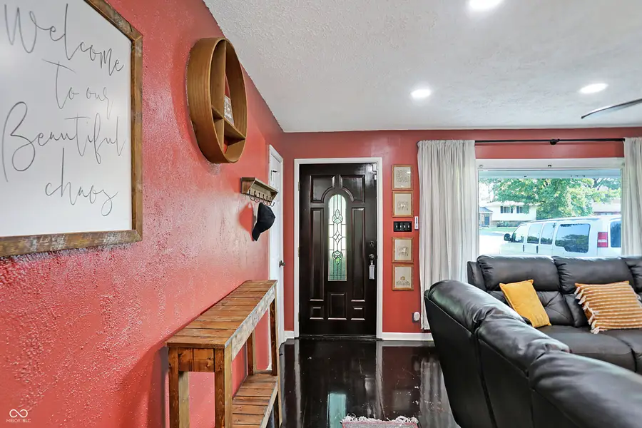 5907 Laurel Hall Drive, Indianapolis, IN 46226 - Image #3