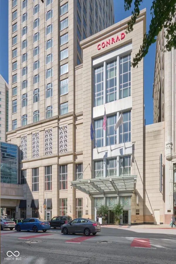 1 N Illinois Street #2101, Indianapolis, IN 46204