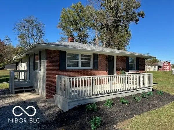 5044 S Vine Street, Columbus, IN 47201