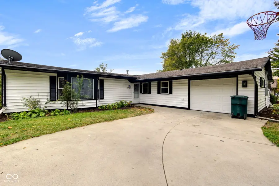 2001 W Woodmont Drive, Muncie, IN 47304 - Image #3