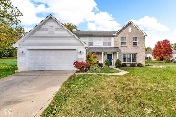 8626 Golden Falls Circle, Avon, IN 46123
