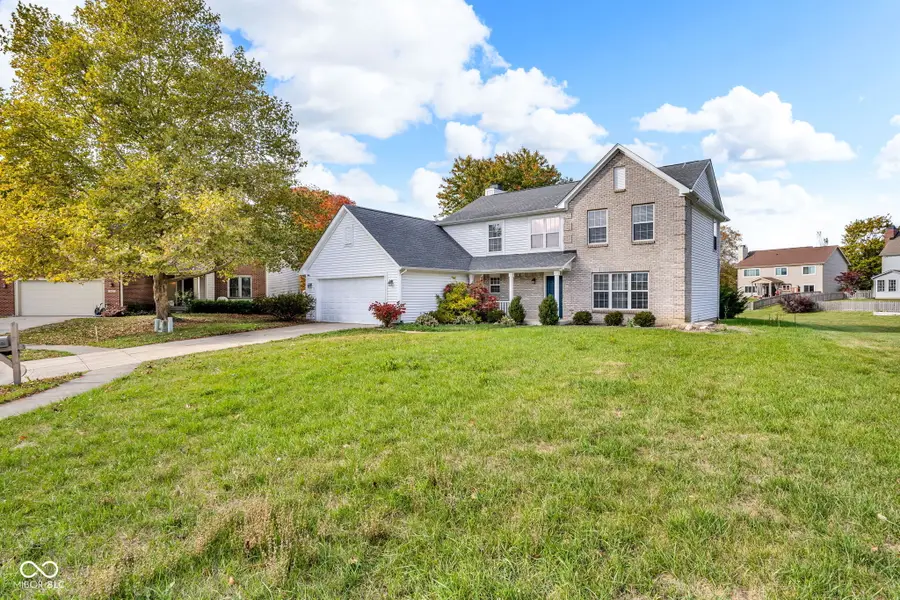 8626 Golden Falls Circle, Avon, IN 46123 - Image #2