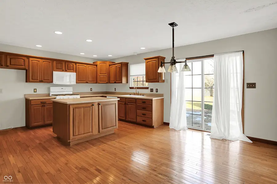 1498 Macintosh Court, Avon, IN 46123 - Image #3