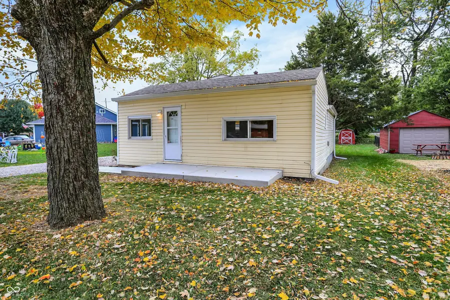 201 W Burnside Avenue, Fairland, IN 46126 - Image #2