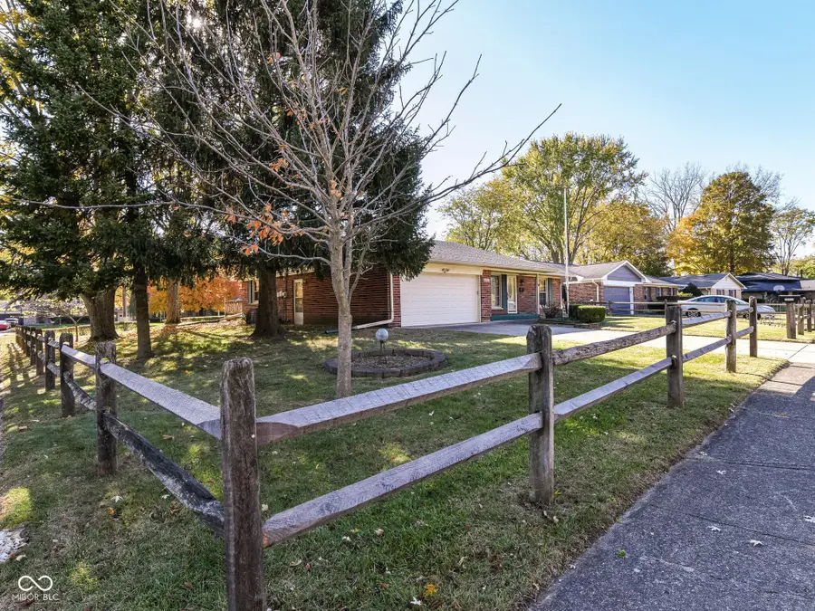 10415 Lawnhaven Drive, Indianapolis, IN 46229 - Image #3