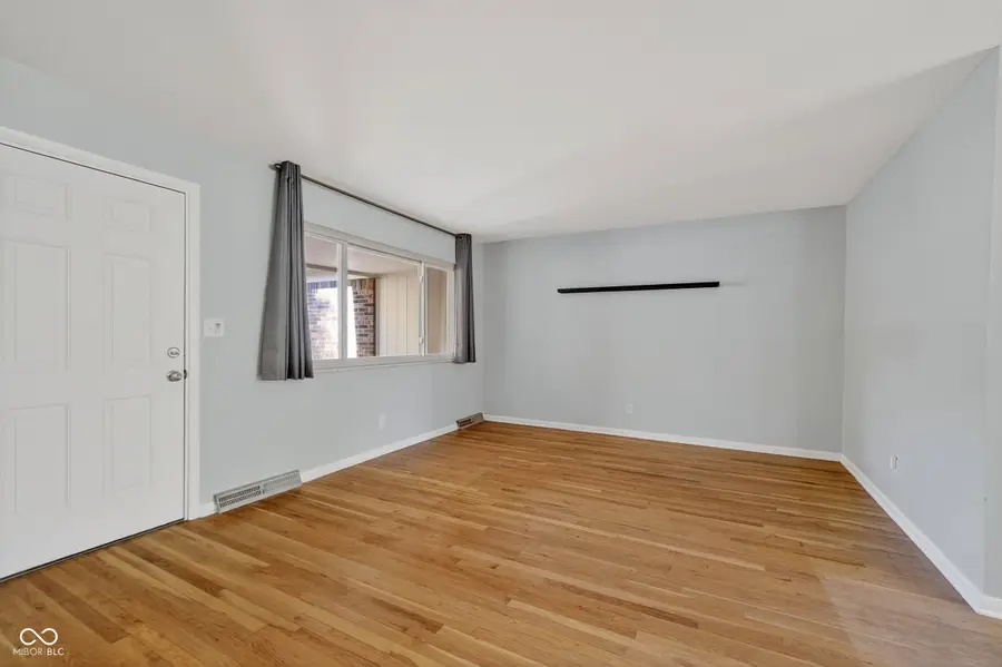 8073 Wallingwood Drive, Indianapolis, IN 46256 - Image #3