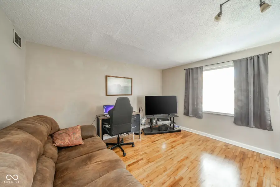 6221 W Penrod Road, Muncie, IN 47304 - Image #2