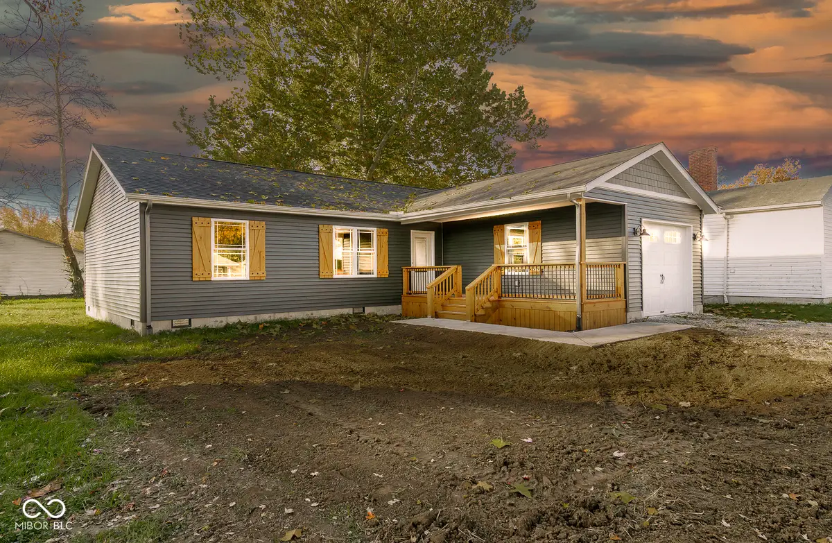 521 W Maple Street, Austin, IN 47102 - Image #1