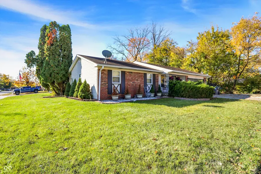 8345 Laughlin Drive, Indianapolis, IN 46219 - Image #2