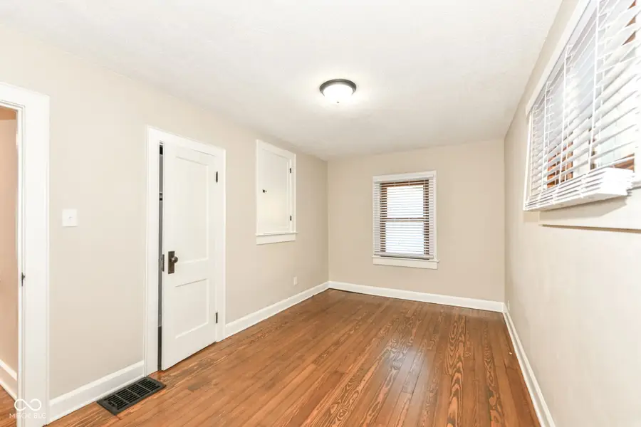 324 E Southern Avenue, Indianapolis, IN 46225 - Image #2