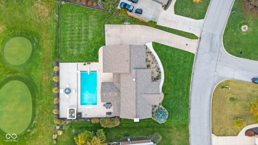 2430 Woodsway Drive, Greenwood, IN 46143 - Image #3