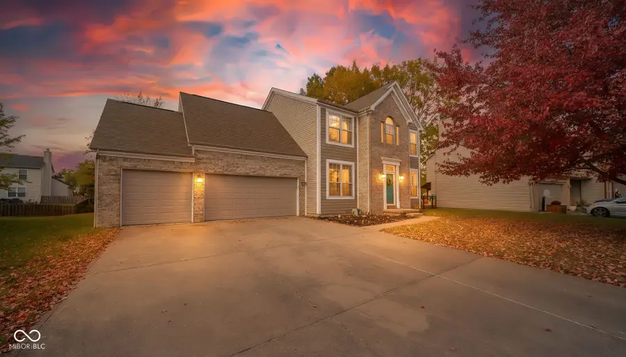 400 Winterwood Drive, Avon, IN 46123 - Image #2