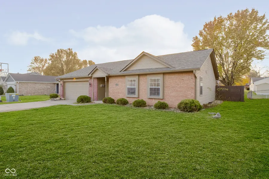 8166 Parsley Lane, Indianapolis, IN 46237 - Image #2