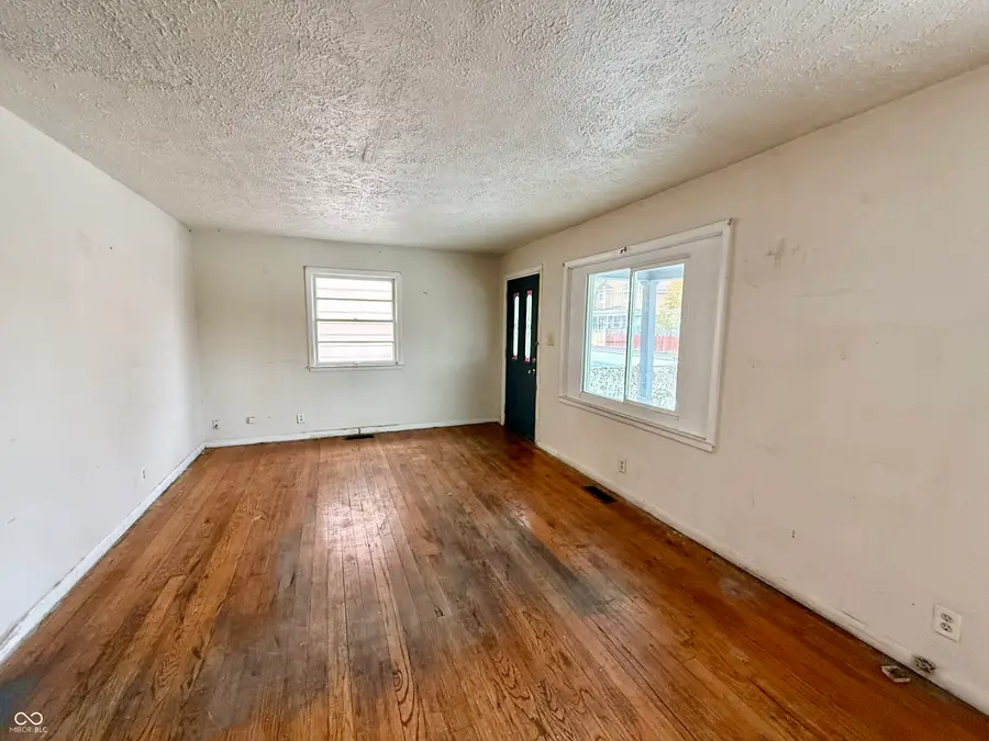 1142 S Keystone Avenue, Indianapolis, IN 46203 - Image #2