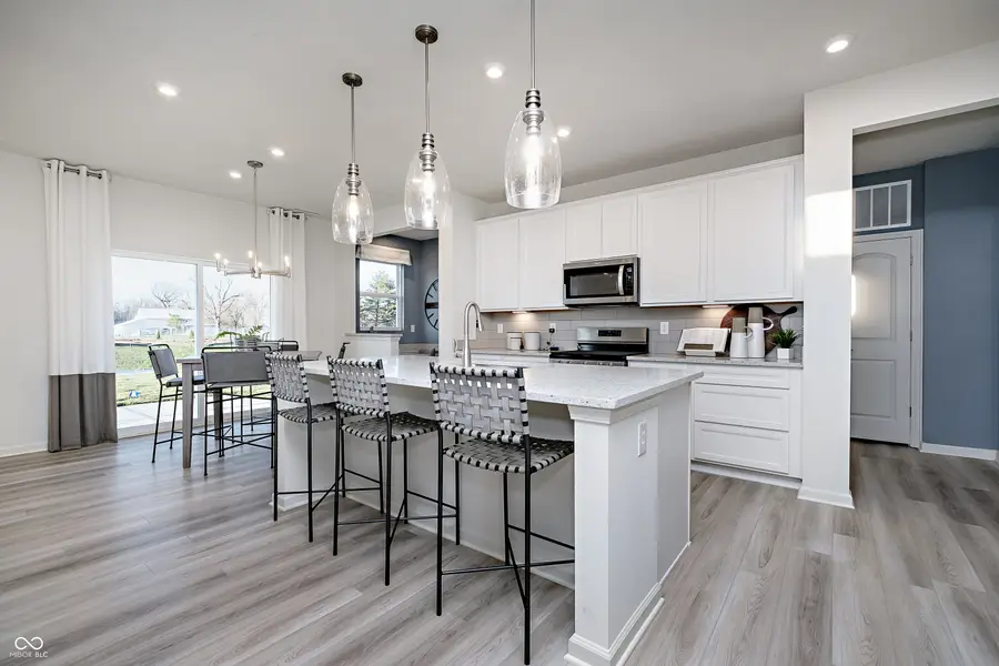 922 Rivendell Drive, Avon, IN 46123 - Image #2