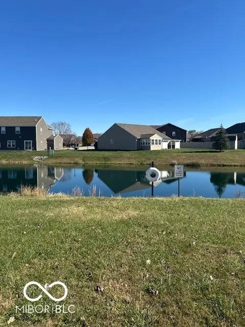 267 W Raymond Avenue, Trafalgar, IN 46181