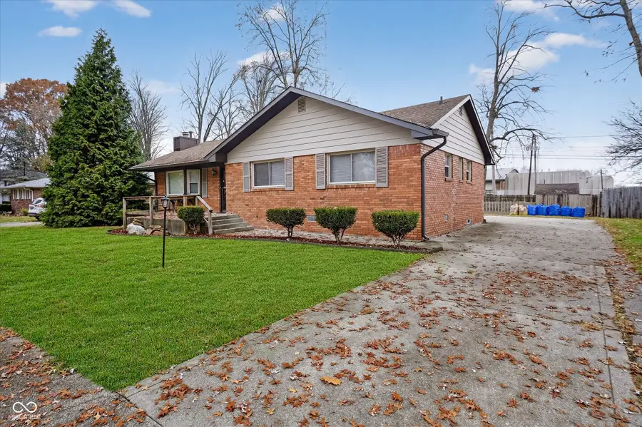 8618 Skyway Drive, Indianapolis, IN 46219 - Image #2