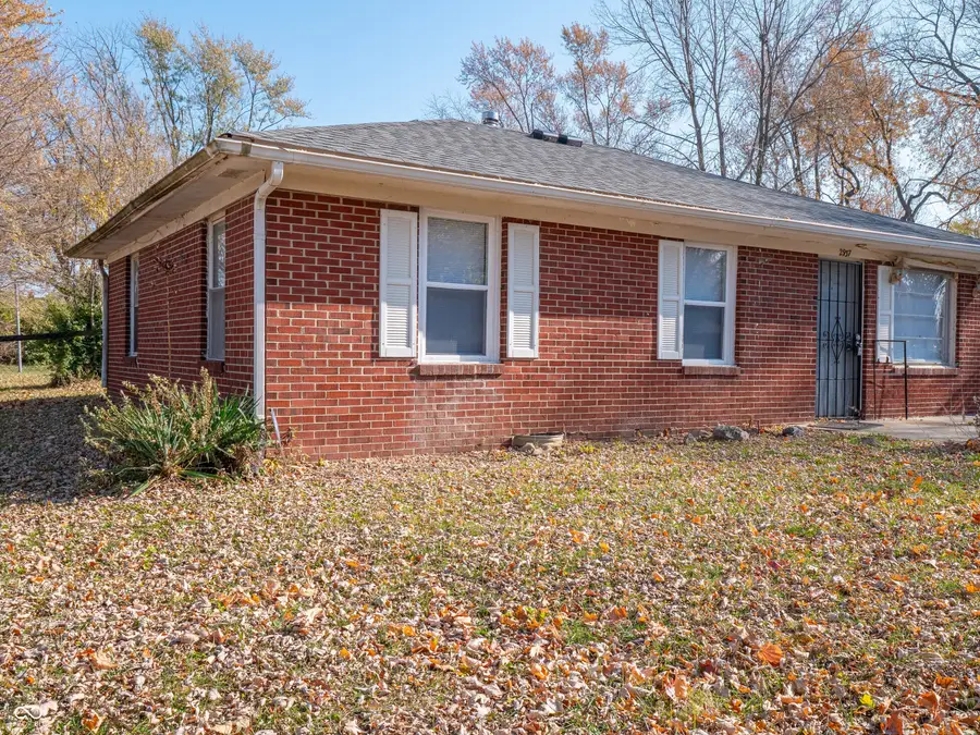 2937 Kristen Drive E, Indianapolis, IN 46218 - Image #2