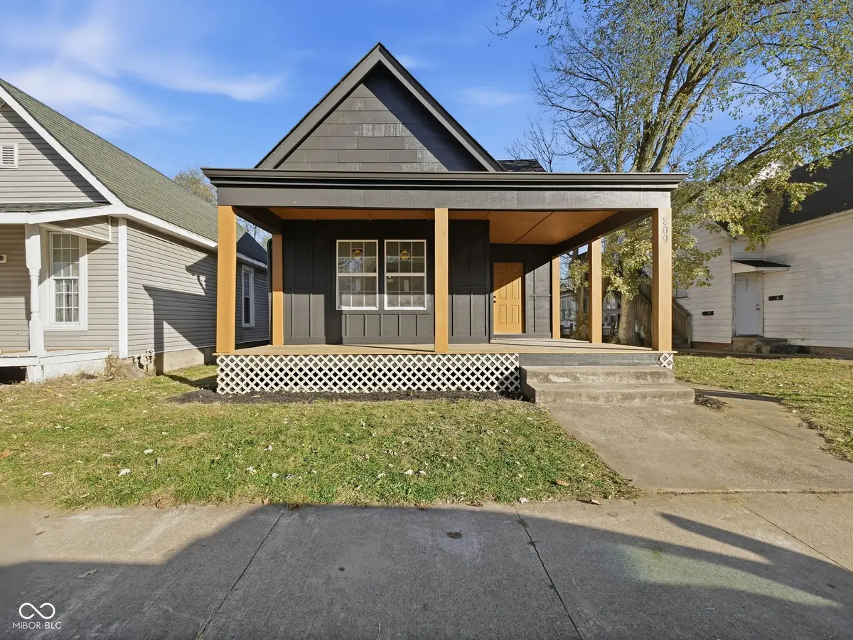 809 Hutchins Avenue, Columbus, IN 47201 - Image #1