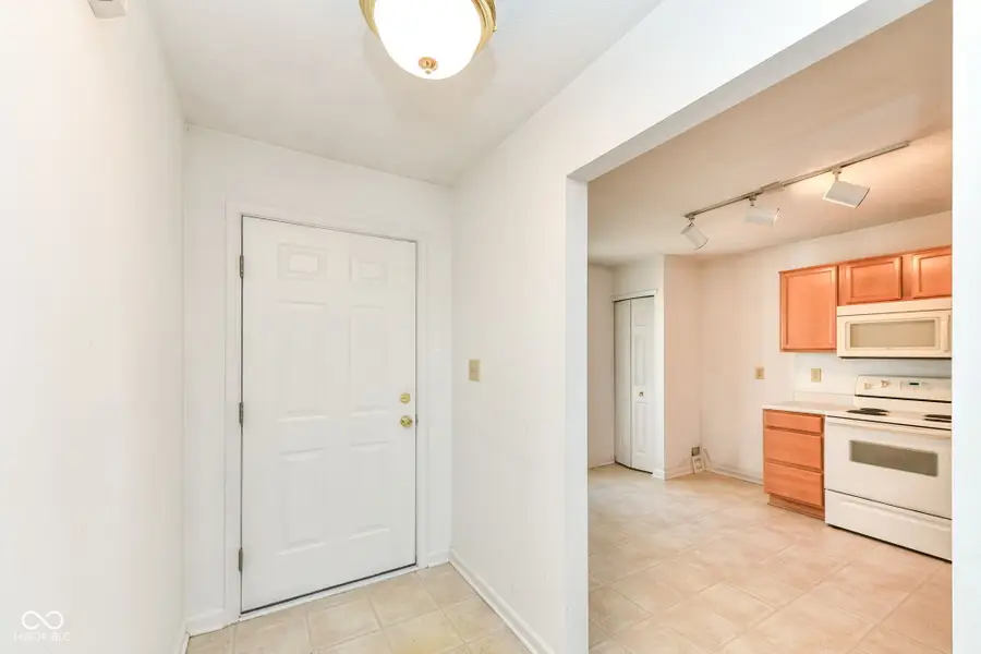 6884 Laredo Drive, McCordsville, IN 46055 - Image #3