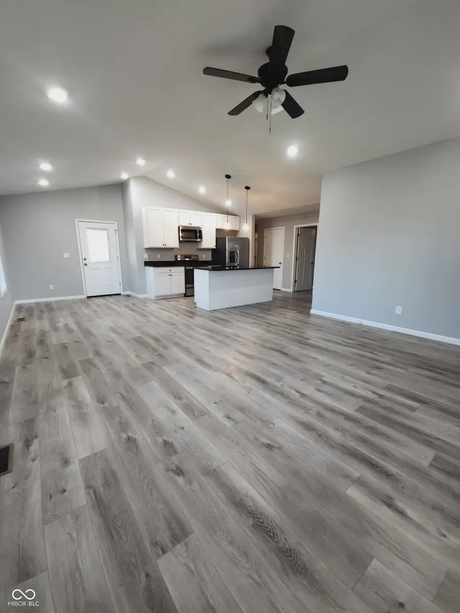 914 W 5th Street, Seymour, IN 47274 - Image #3