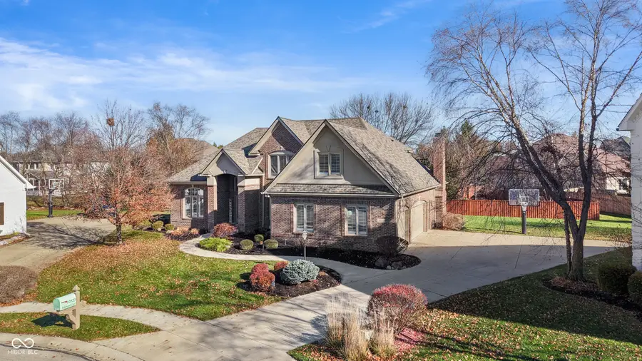 10523 Hollowood Court, Fishers, IN 46038 - Image #2