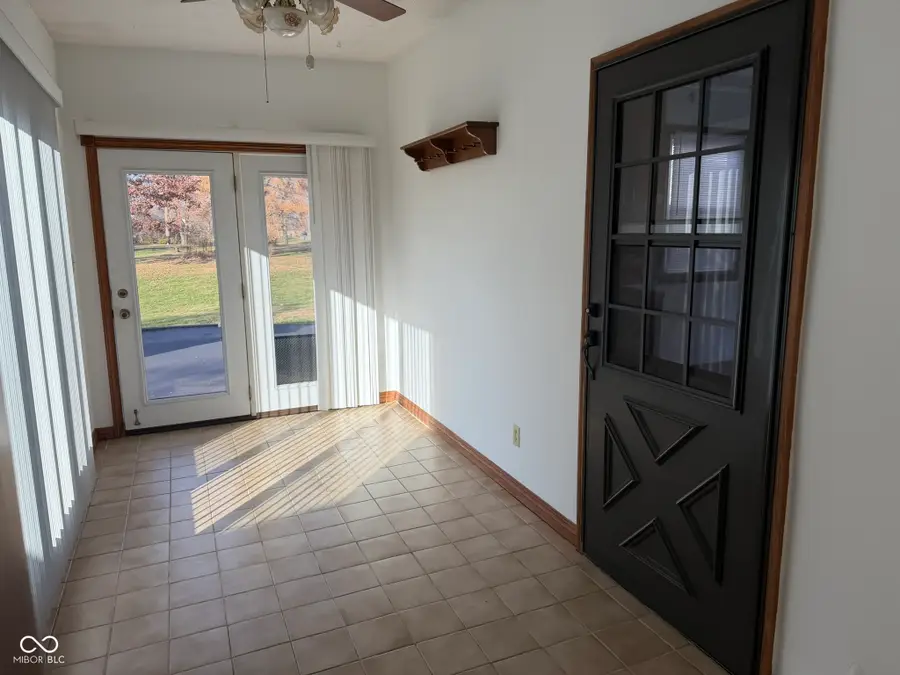 602 S Morristown Pike, Greenfield, IN 46140 - Image #2