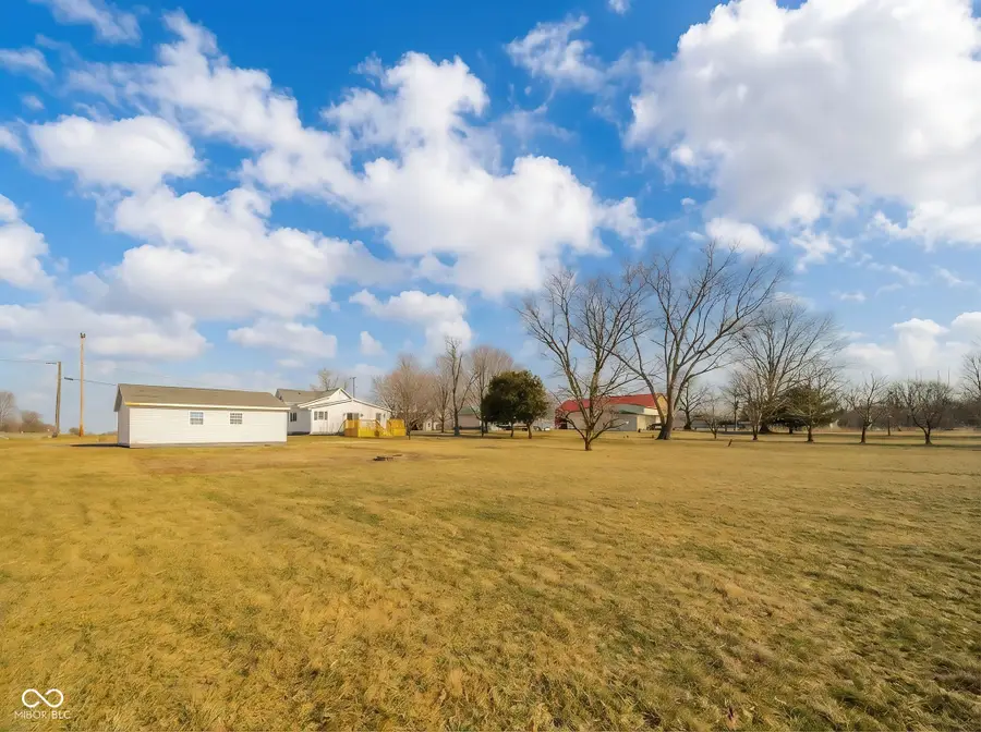 1521 E 1700 N, Summitville, IN 46070 - #3