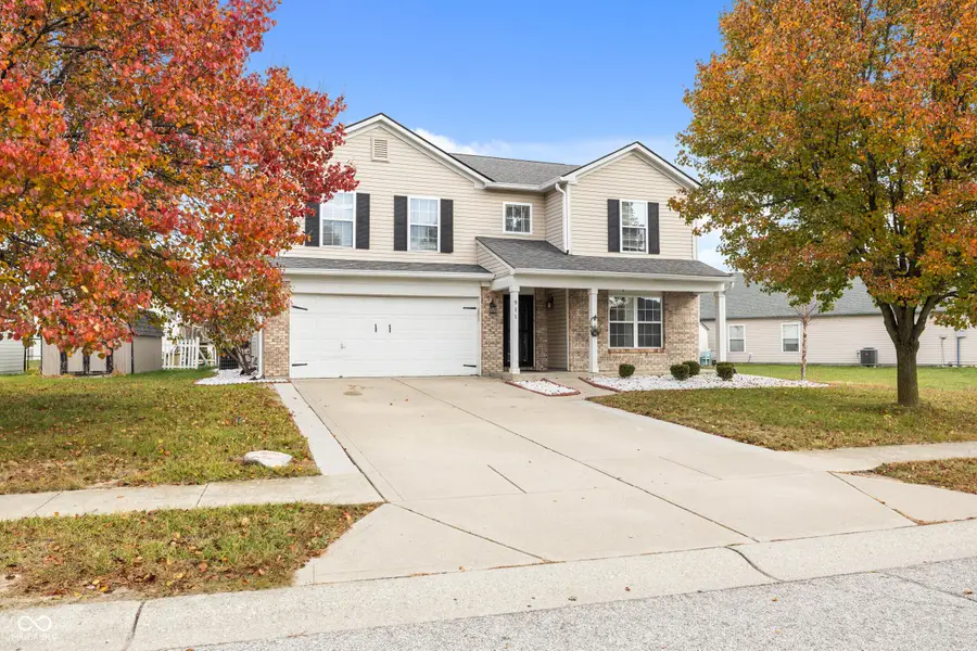 911 Needle Ridge Lane, Brownsburg, IN 46112 - Image #2