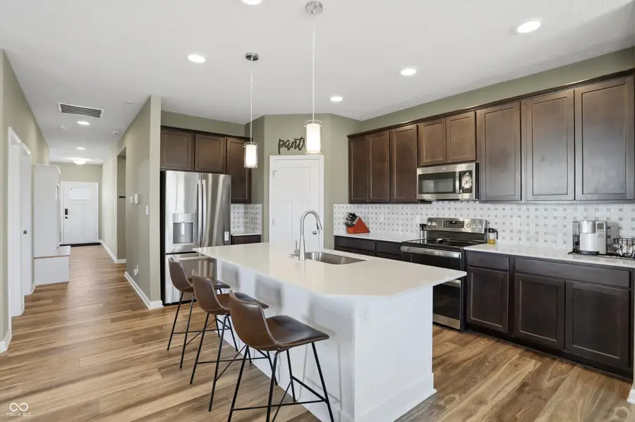 4672 Homestead Drive, Whitestown, IN 46075 - Image #2