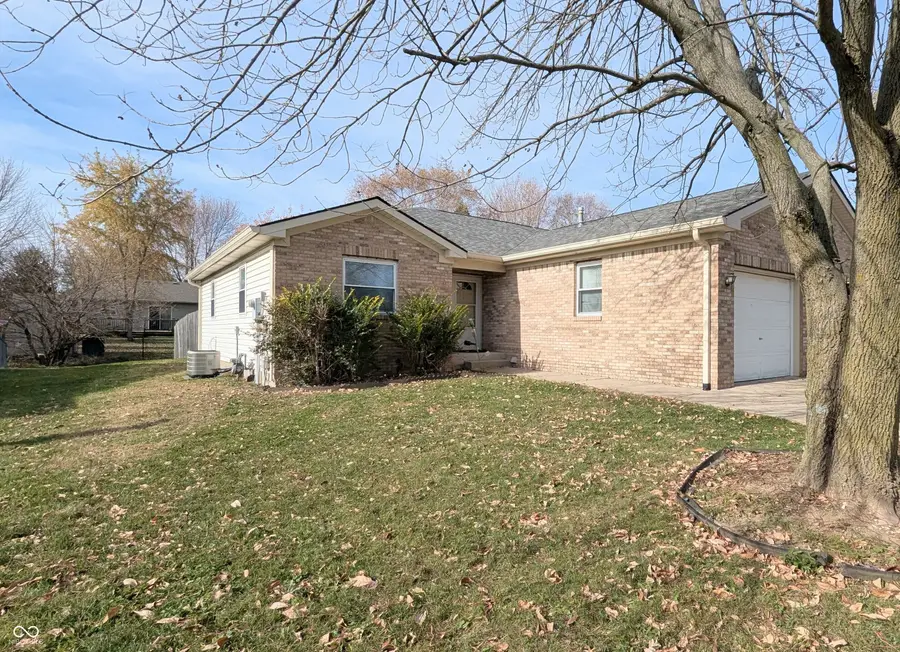 42 Grassyway Court, Whiteland, IN 46184 - Image #2