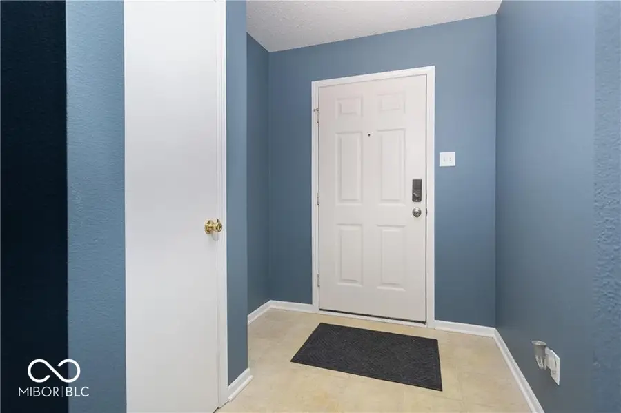 784 Streamside Drive, Greenfield, IN 46140 - Image #2