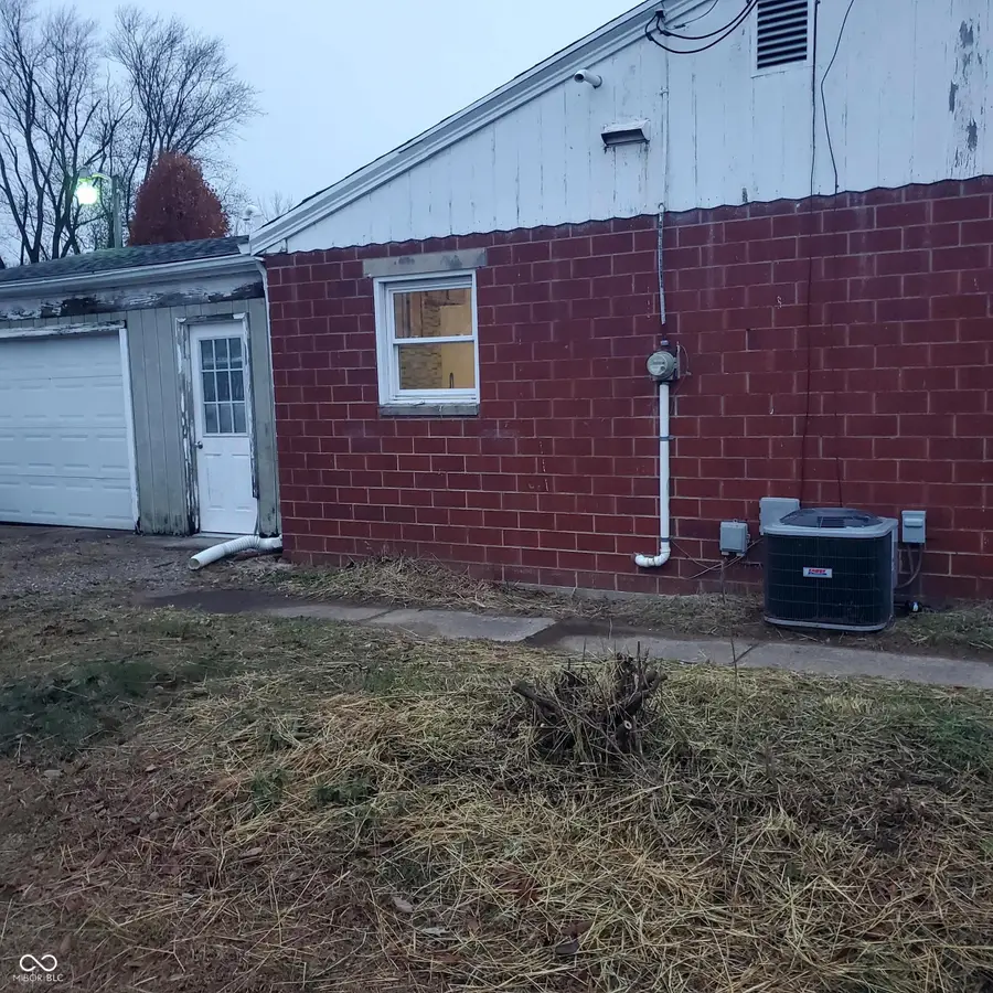 1022 W Raymond Street, Brownstown, IN 47220 - Image #2