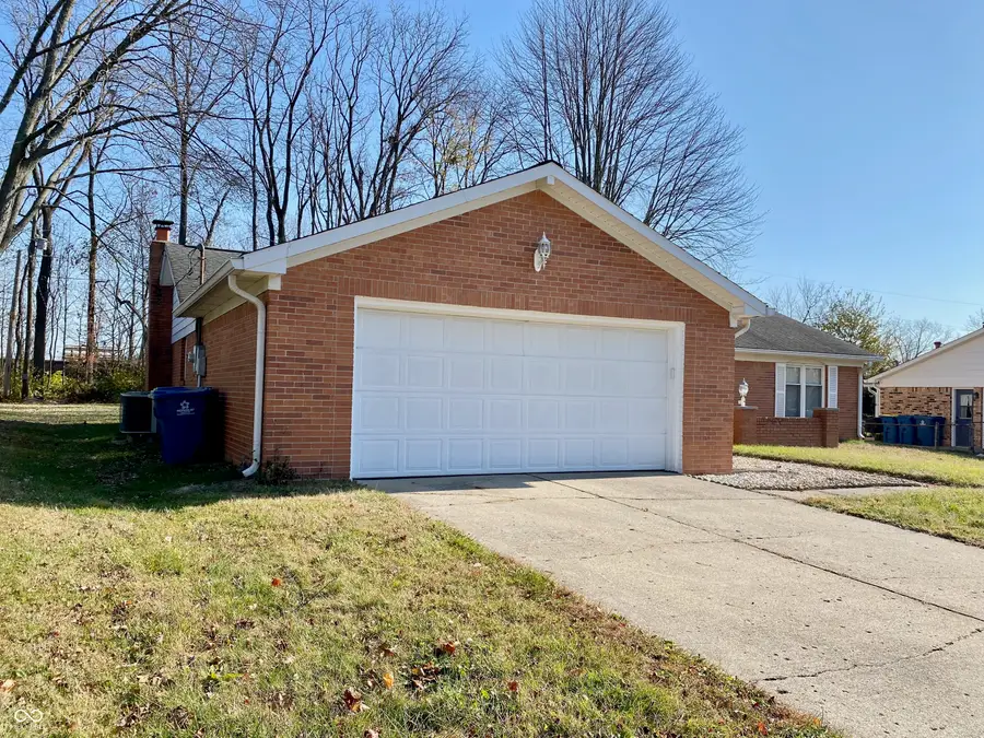 429 Thornberry Drive, Carmel, IN 46032 - Image #3