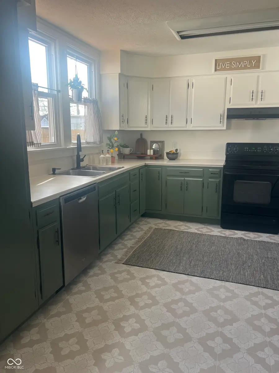 225 N Center Street, Plainfield, IN 46168 - Image #3