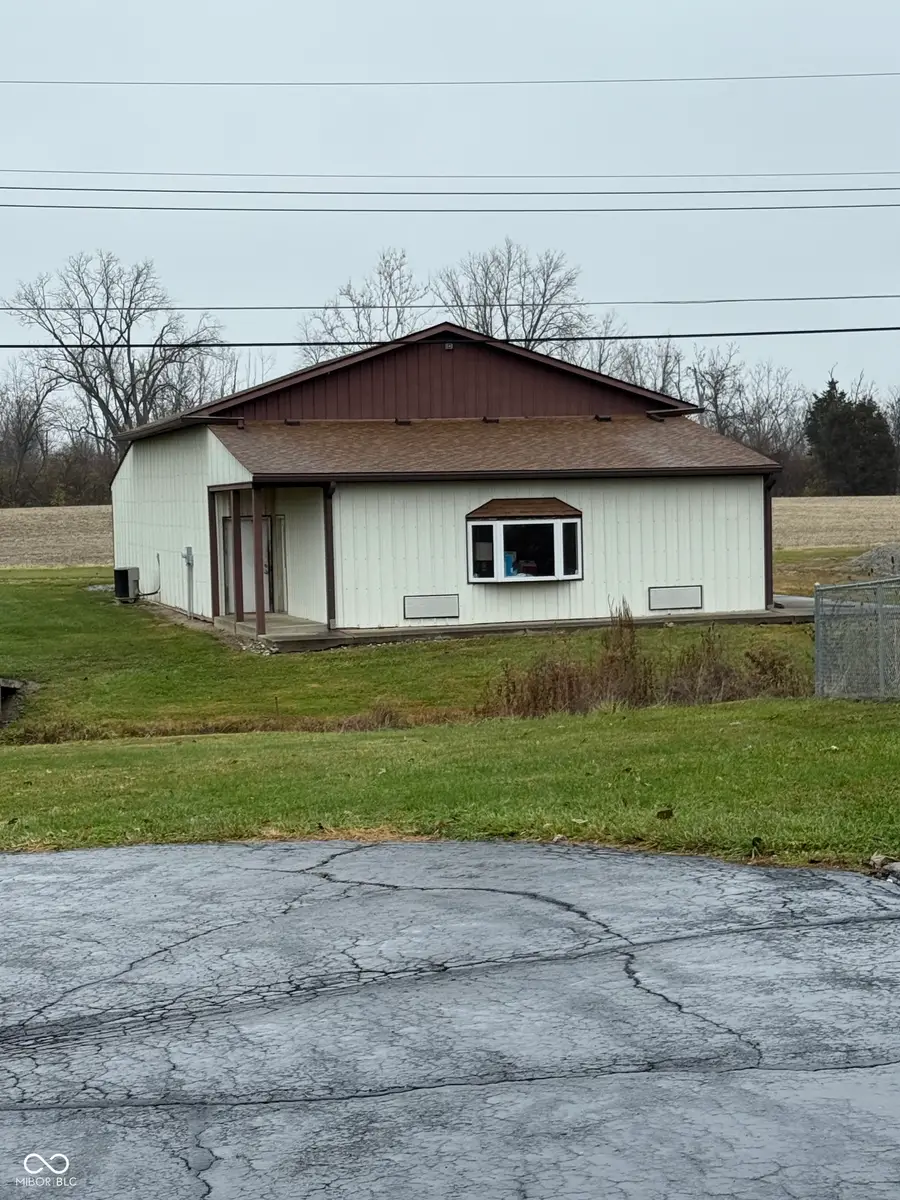 9512 Brookville Road, Indianapolis, IN 46239 - Image #2