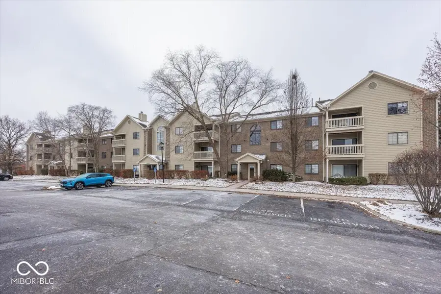 8720 Yardley Court #203, Indianapolis, IN 46268 - Image #2