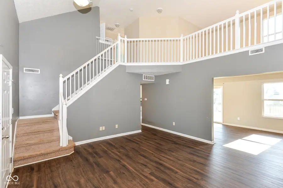 559 Genisis Drive, Whiteland, IN 46184 - Image #2