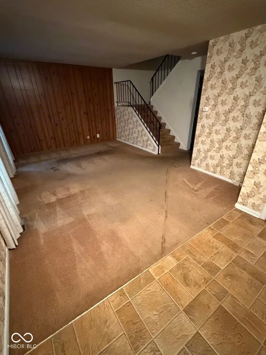 8104 Bromley Place, Indianapolis, IN 46219 - Image #2