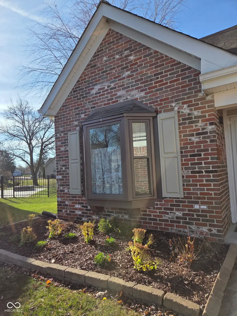 7721 Hollow Ridge Circle, Indianapolis, IN 46256 - Image #3