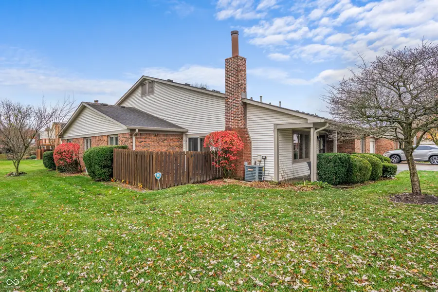 7609 Farm View Circle E, Indianapolis, IN 46256 - Image #2